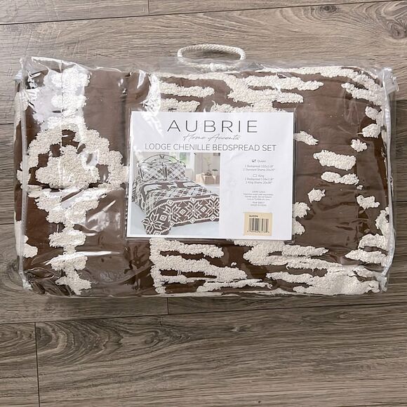 Aubrie Other - Aubrie lodge chenille bedspread set queen brown bear cotton